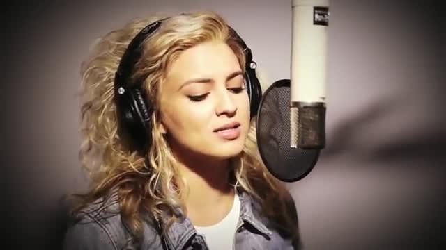 Tori Kelly