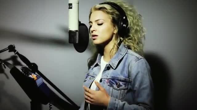 Tori Kelly